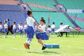 哈登生涯3次单场10+三分，与拉文和JR并列历史第四位