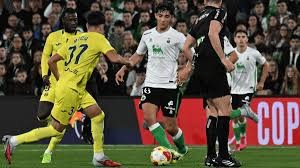 全明星赛在 1962 年为了筹集球员退休基金，破例在同一个赛季打了两场